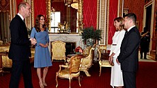 Princ William a vévodkyn� Kate b�hem setkání s ukrajinským prezidentem...