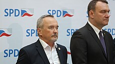Tisková konference hnutí SPD ped mimoádnou schzí Poslanecké snmovny k dolu...
