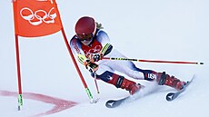Amerianka Mikaela Shiffrinová bhem osmifinále týmového paralelního slalomu na...