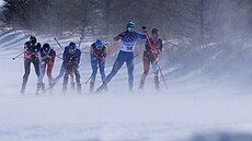 Momentka ze �enského závodu na 30 kilometr� volnou technikou v Pekingu.