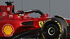 Carlos Sainz z Ferrari při předsezónním testování
