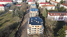 V Dobruce drustevníci stavjí 52 byt ve tyech domech. (leden 2022)