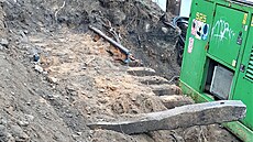 Pi budování tvanické lávky stavbai v Karlín objevili zapomenuté koleje...