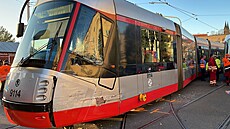 U Podolské vodárny se srazily dv� tramvaje (23. 2. 2022)