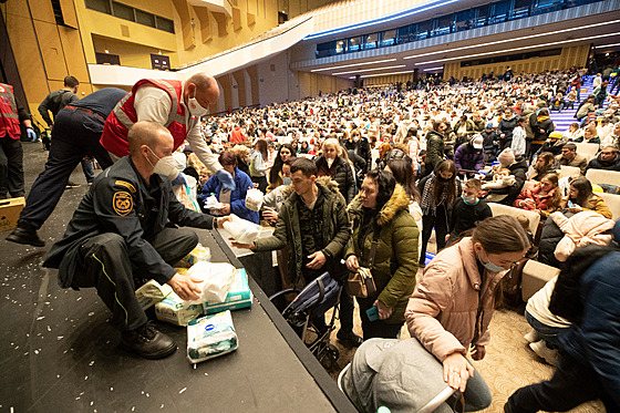 Uprchlíci z Ukrajiny jsou pijímáni v Kongresovém centru v Praze. (4. bezna...