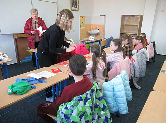 Ukrajinské děti začaly chodit do základní školy v Hluboké nad Vltavou.