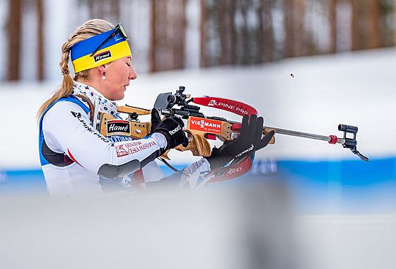 Lucie Charvátová b�hem �tafetového závodu v Kontiolahti