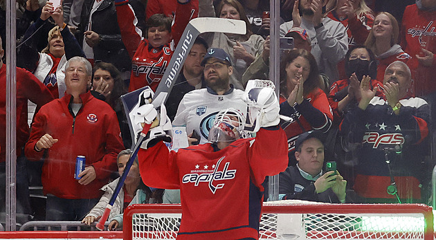 Přesuny brankářů v NHL. Mrázek jde do Chicaga a Vaněček do New Jersey