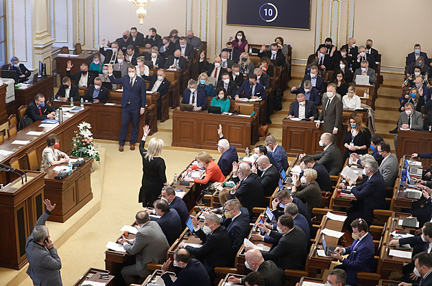 Poslanci by se mohli zabývat daňovými úlevami za pomoc Ukrajině