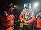 Pades�t horsk�ch z�chran��� v p�tek ve�er v Krkono��ch hledalo ztracen�ho...