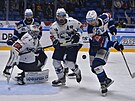 Zápas 52. kola hokejové extraligy: HC Kometa Brno - HC koda Plze. Zleva Tomá...