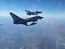 Italsk Eurofightery spolen hldkuj s rumunskmi sthakami MiG-21