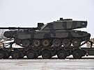 Do Estonska dorazila britská obrněná technika - tanky Challenger a obrněnce...