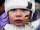 Tíletá holika prchající ped válkou na Ukrajin (4. bezna 2022)