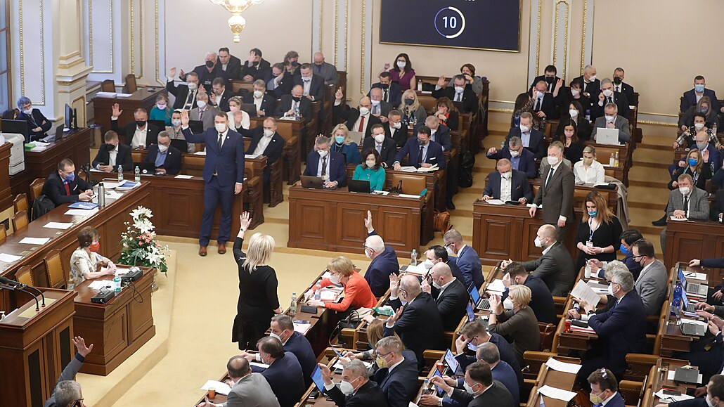 Poslanci na jednání Snmovny (3. bezna 2022)