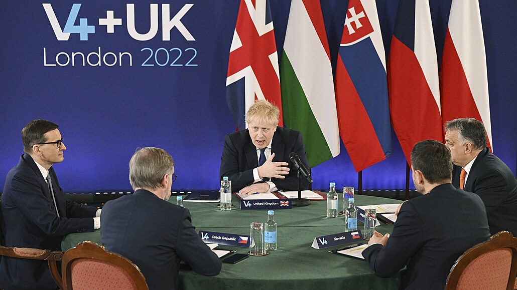 Lídři zemí Visegrádské skupiny V4 v Londýně na jednání s britským premiérem...