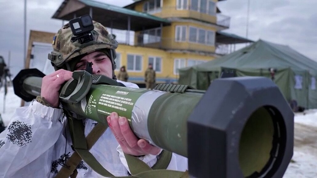 Ukrajintí vojáci cviili se stelami Javelin u na zaátku února