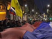 Tisíce lidí v Bělehradě pochodovaly na podporu Ruska. (4. března 2022)