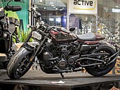 Instalace vstavy Harley-Davidson, legenda pijd!