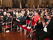 Prezident Milo Zeman v pondlí pedal státní vyznamenaní. Na ceremonii...