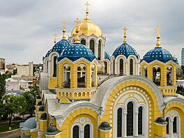 Pravoslavný Chrám svatého Vladimíra stojí v Kyjev na bulváru Tarase evenka....