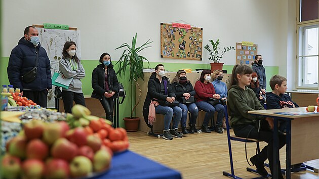 Na 1. slovanskm gymnziu v Praze zaala fungovat jednotdka pro uprchlky z Ukrajiny. (7. bezna 2022)