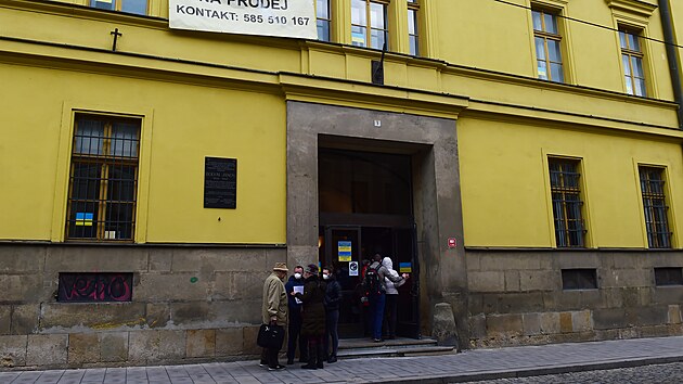 V oputnch Hanckch kasrnch v centru Olomouce zaalo 7. bezna 2022 fungovat Krajsk asistenn centrum pomoci Ukrajin.V provozu bude nonstop.