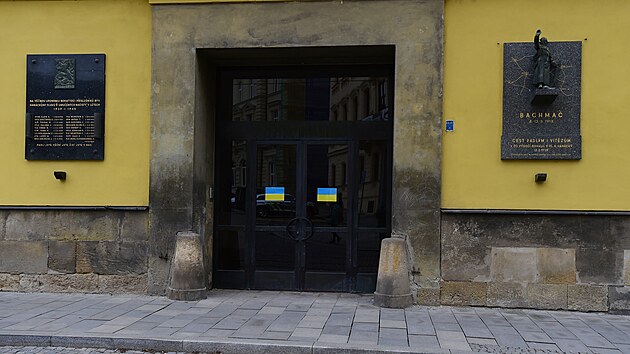 V oputnch Hanckch kasrnch v centru Olomouce zaalo 7. bezna 2022 fungovat Krajsk asistenn centrum pomoci Ukrajin.V provozu bude nonstop.
