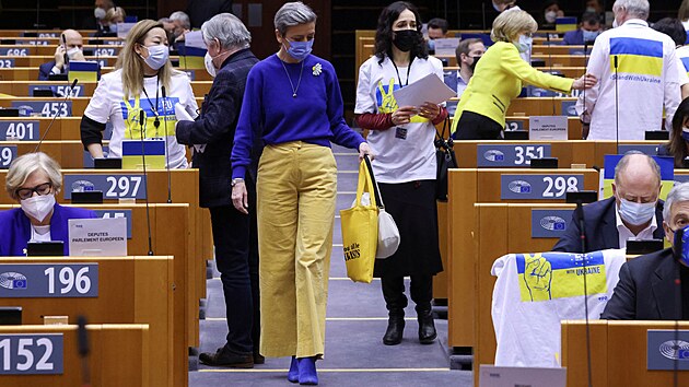 Místopředsedkyně Evropské komise Margrethe Vestagerová na mimořádném zasedání Evropského parlamentu k otázce ruské invaze na Ukrajině (1. března 2022)