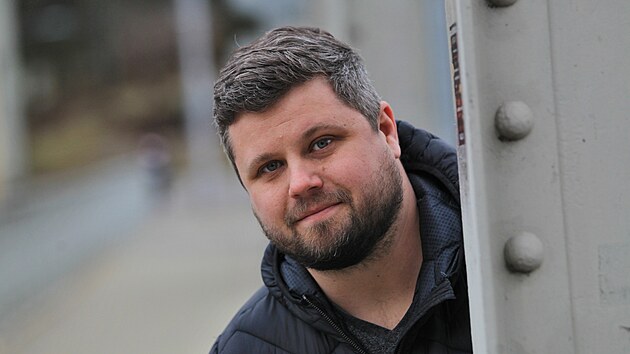 Moder�tor a bavi� Petr Kubala