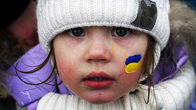 Tíletá holika prchající ped válkou na Ukrajin (4. bezna 2022)