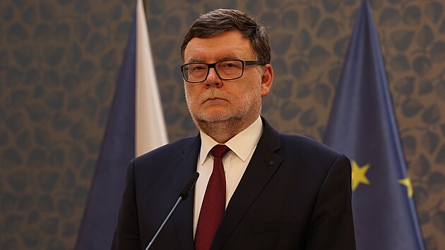 Ministr financ Zbynk Stanjura hovo na tiskov konferenci po jednn vldy. (9. bezna 2022)