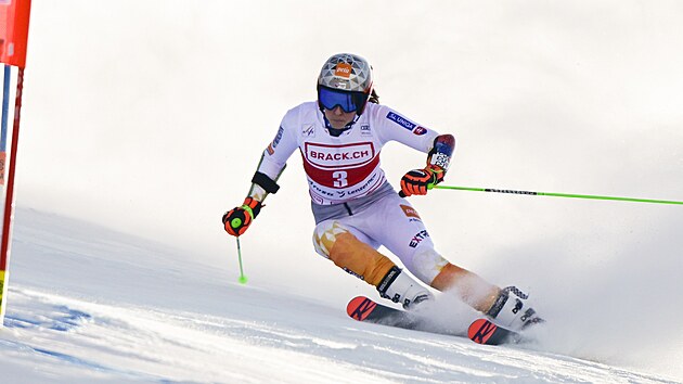 Petra Vlhov v obm slalomu v Lenzerheide.