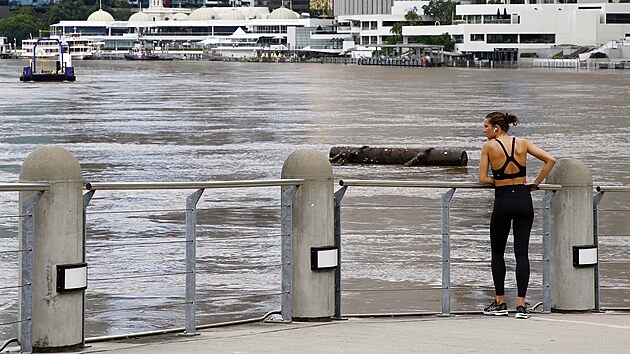 Austr�lii su�uj� rozs�hl� z�plavy, �el� jim i m�sto Brisbane. (2. b�ezna 2022)