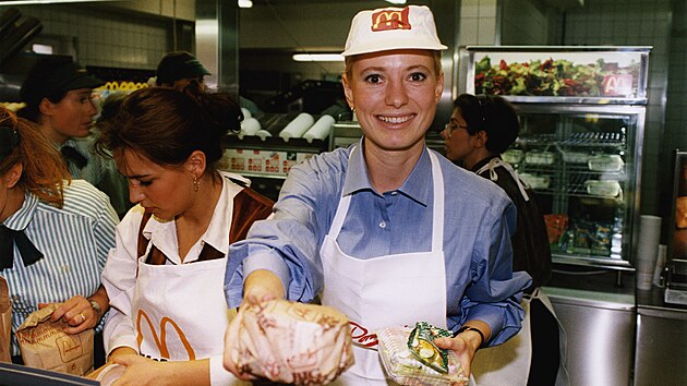 Prvn poboka americkho fastfoodu McDonald's byla v tehdejm eskoslovensku otevena v roce 1992