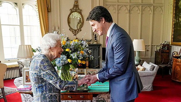 Britsk krlovna Albta II. a kanadsk premir Justin Trudeau (Windsor, 7. nora 2022)