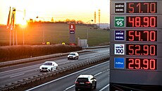 Čerpací stanice Benzina na okraji Prahy. (8. března 2022)