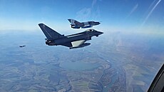 Italské Eurofightery spole�n� hlídkují s rumunskými stíha�kami MiG-21