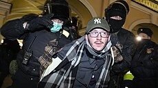 Obyvatele Petrohradu protestují proti ruské invazi na Ukrajinu. (1. března 2022) | na serveru Lidovky.cz | aktuální zprávy