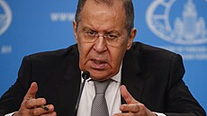 Ruský ministr zahrani�í Sergej Lavrov na tiskové konferenci v Moskv� (14. ledna...