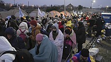 Uprchlíci z Ukrajiny na hraničním přechodu v polské Medyce (7. března 2022) | na serveru Lidovky.cz | aktuální zprávy