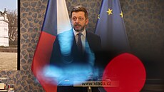 Ministr vnitra Vít Raku�an hovo�í na tiskové konferenci po jednání vlády. (9....
