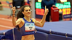 Kristiina Mäki v cíli závodu na 800 metr, který na halovém mistrovství...