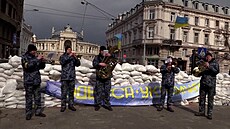 Vojáci v Odse hráli ped pytli s pískem