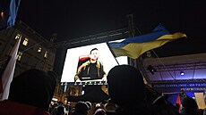 Akce spolku Milion Chvilek pro demokracii na podporu Ukrajiny. Václavské...