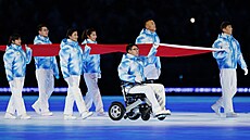 Momentka ze zahájení paralympijských her v Pekingu.