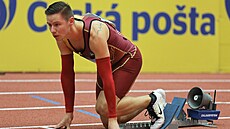 Pavel Maslák na startu závodu na 400 metr na domácím halovém ampionátu v...