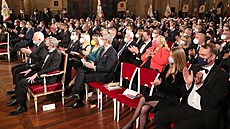 Prezident Milo Zeman v pondlí pedal státní vyznamenaní. Na ceremonii...