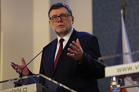 Ministr financí Zbynk Stanjura hovoí na tiskové konferenci po jednání vlády....