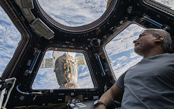 Americký astronaut Mark Vande Hei na palub vesmírné stanice ISS. (4. února...
